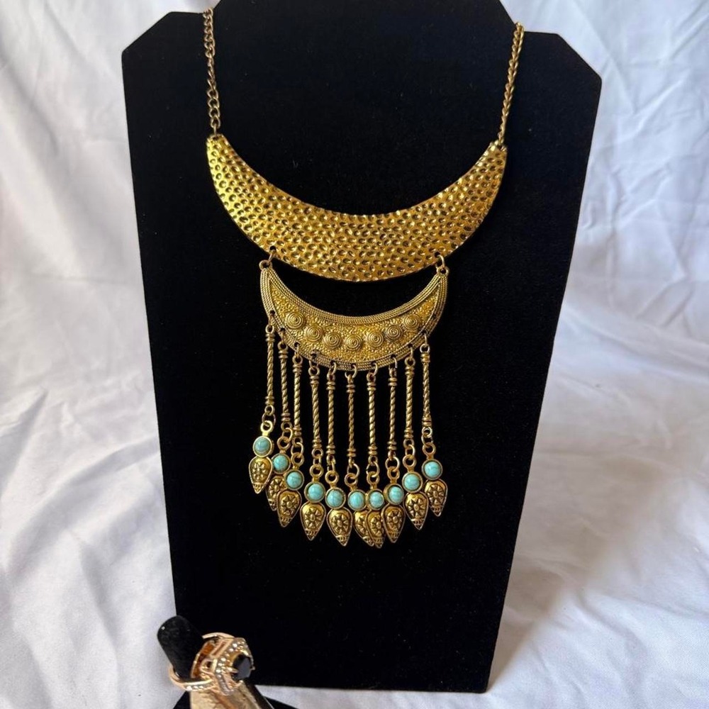 Gold Toned Jewelry Set